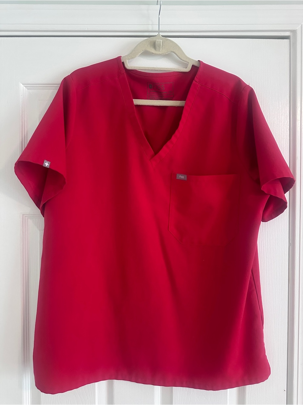 Figs Red Catarina Scrub Top